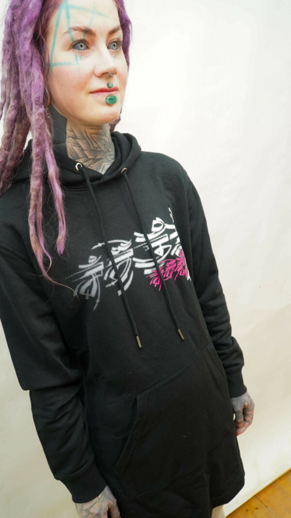 calligraffiti-streeter-hoodie-psy-dotz-front-look